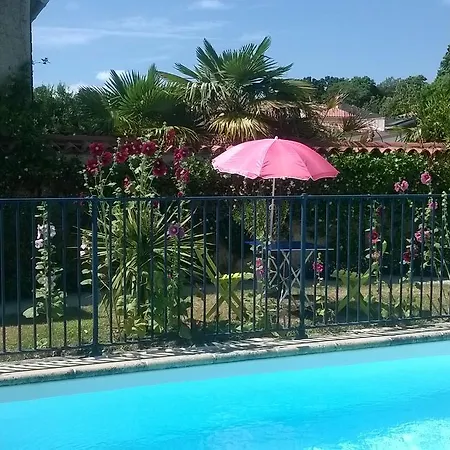 Bed & Breakfast Résidence Les Platanes La Rochelle Sud - *