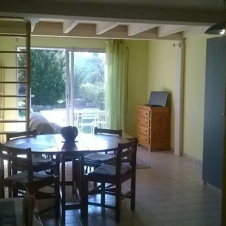 Bed & Breakfast Résidence Les Platanes La Rochelle Sud - *