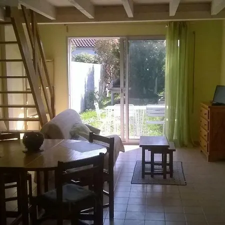 Bed & Breakfast Résidence Les Platanes La Rochelle Sud -