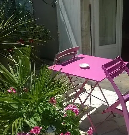 Couette-café Résidence Les Platanes La Rochelle Sud - *